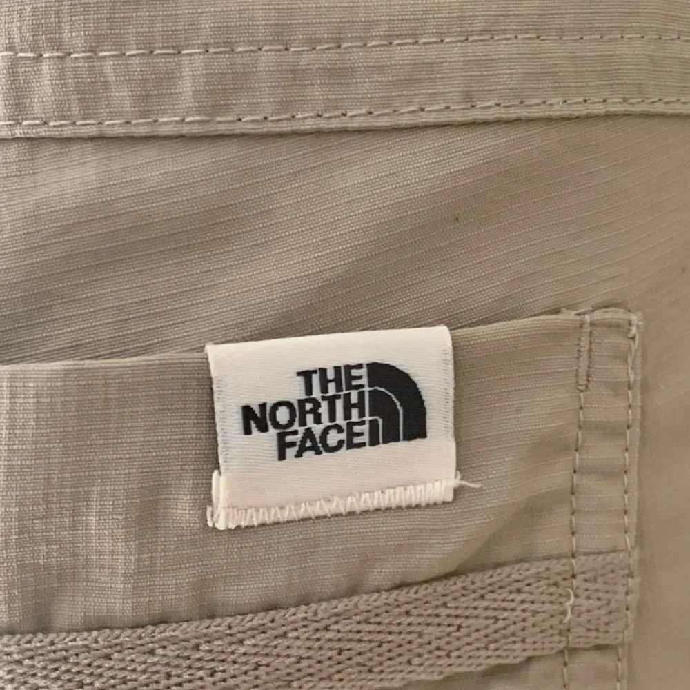 THE NORTH FACE Long Hiking Shorts Capris Nylon Quick Dry Khaki Tan Trail - Picture 7 of 15